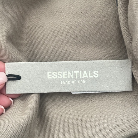 NWT, AUTHENTIC Essentials FEAR OF GOD, Hoodie - OLIVE/KHAKI Large - Picture 12 of 13